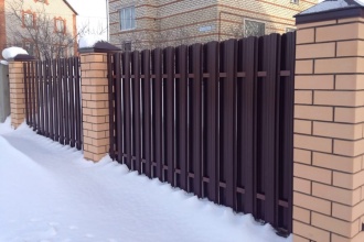 Забор из евроштакетника в шахматном порядке 30 метров фото в Фрязино