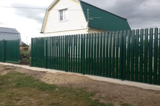 Забор из евроштакетника на ленточном фундаменте 70 метров фото в Фрязино